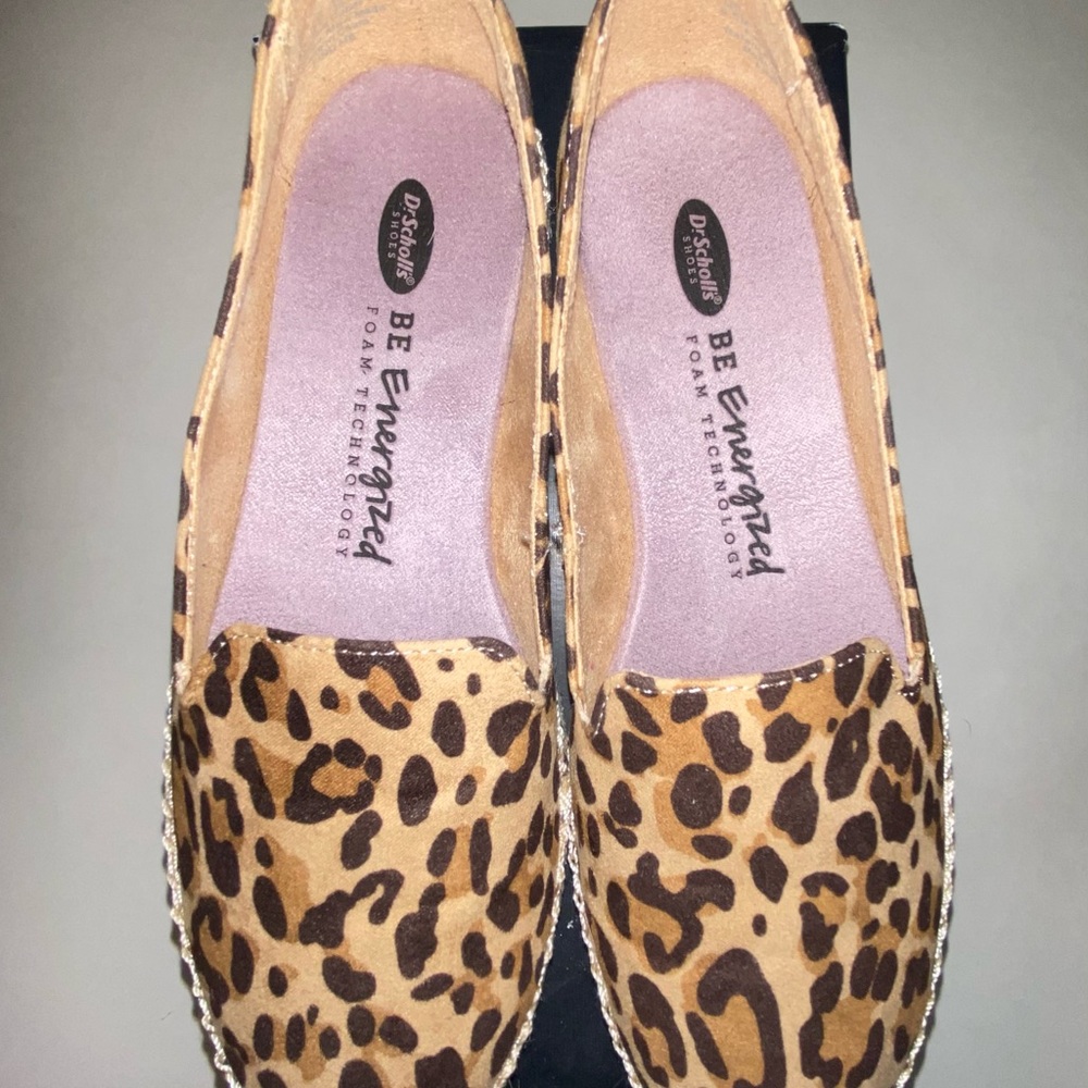 ✅Dr. Scholls slip ons.